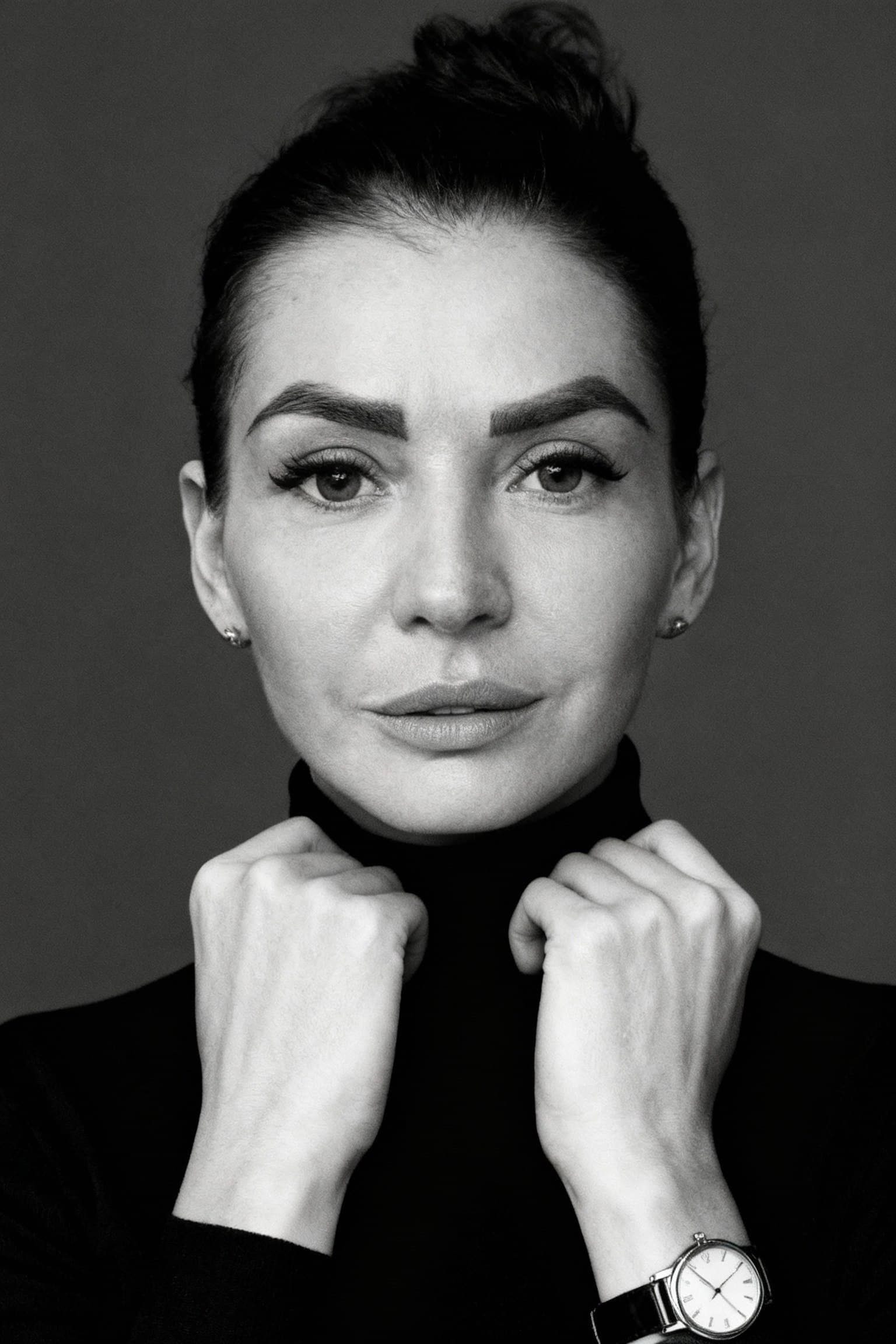 Neutraler Studio-Headshot